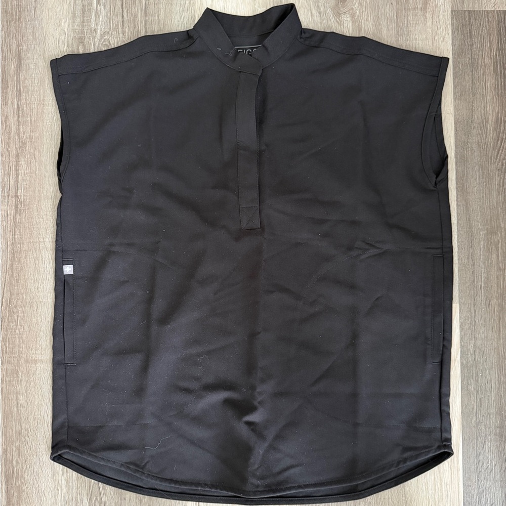 Figs women scrubs set (top and pants)